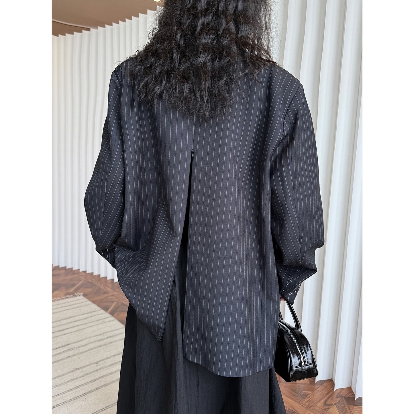 Design Lapel Wide Shoulder Striped Suit. Casual Slimming Coat