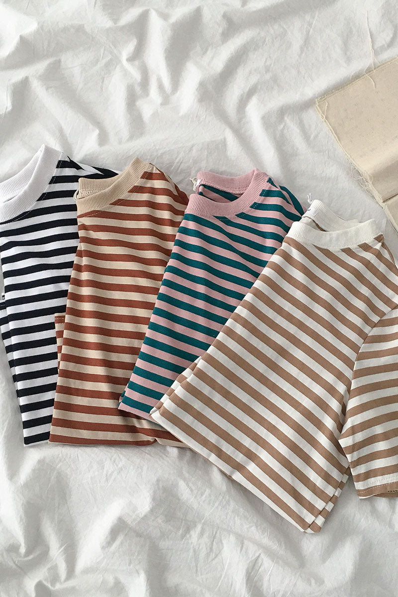 Round neck pullover striped short sleeves