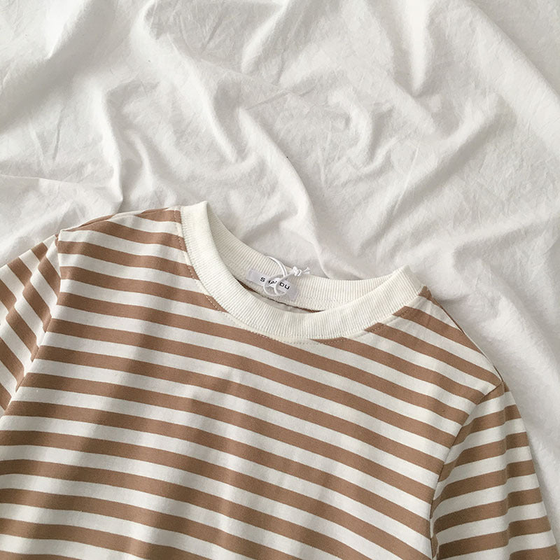 Round neck pullover striped short sleeves