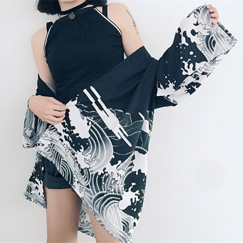 Korean version of the wild five-point sleeve Japanese style and wind feather weaving sunscreen chiffon cardigan women's clothing