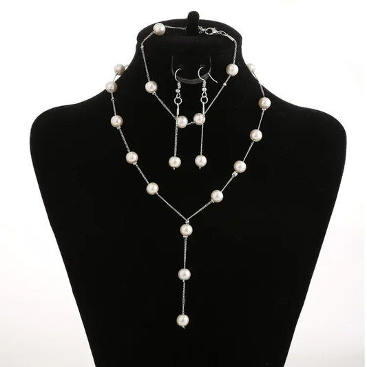 Elegant Pearl Jewelry Set: Necklace, Earrings, Bracelet
