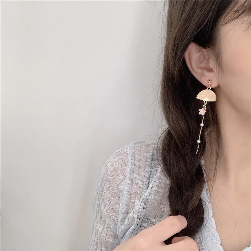 Lovely Cat Fan Earrings for Women