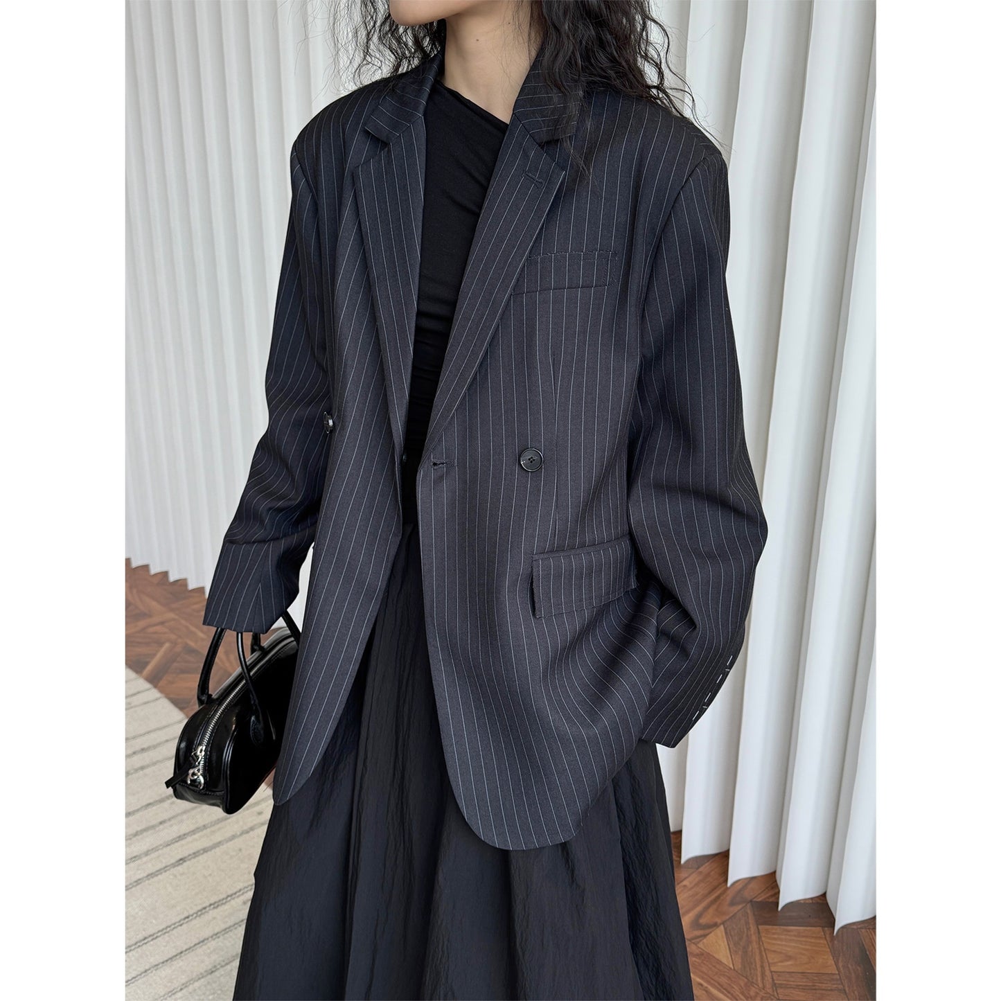 Design Lapel Wide Shoulder Striped Suit. Casual Slimming Coat