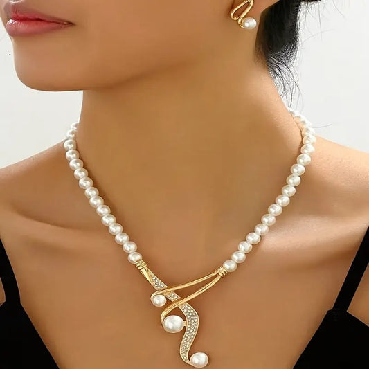 Round Artificial Pearl Necklace And Geometric Earrings. Fashionable, Elegant And Noble Gifts For Lovers And Friends.