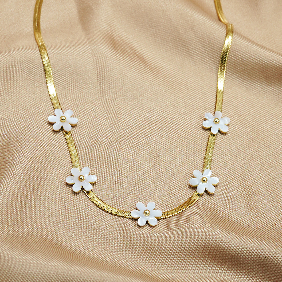 Lxalry 18K Gold Plated Bohemian Floral Stainless Steel Necklace. Skin Safe White Blossom Charms  Hypoallergenic jewelry