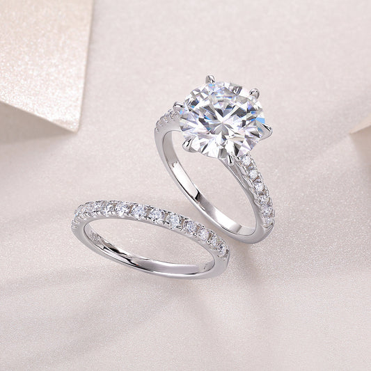 Arrange Large Diamond Rings. Luxuriously And Fashionably Moissanite Silver Rings set