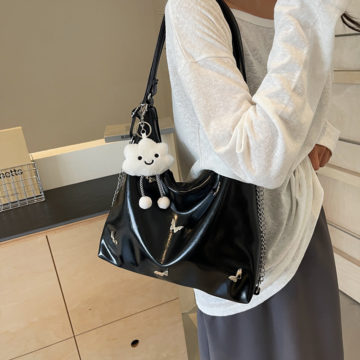 Women Large Leather Designer Crossbody Hand bags/ Purses.