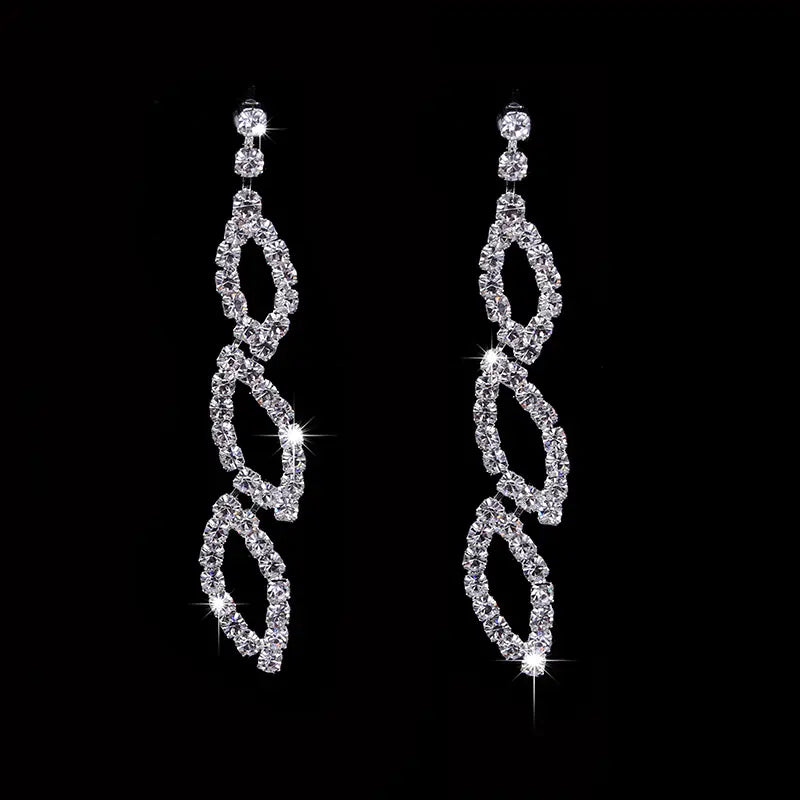 Bridal Jewelry Set: Classic Kiss Earrings & Necklace