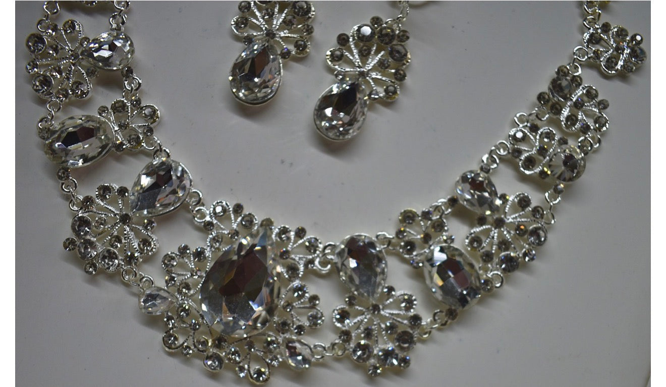 Bridal Jewelry Set with Necklace and Earrings