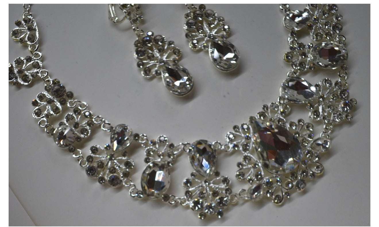 Bridal Jewelry Set with Necklace and Earrings