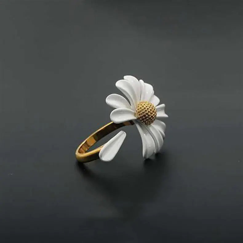 Daisy Earrings and Necklace Set for Women