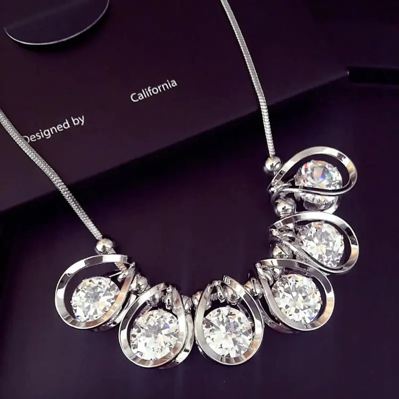 Short Pendant Necklace for Women - Fashion Jewelry