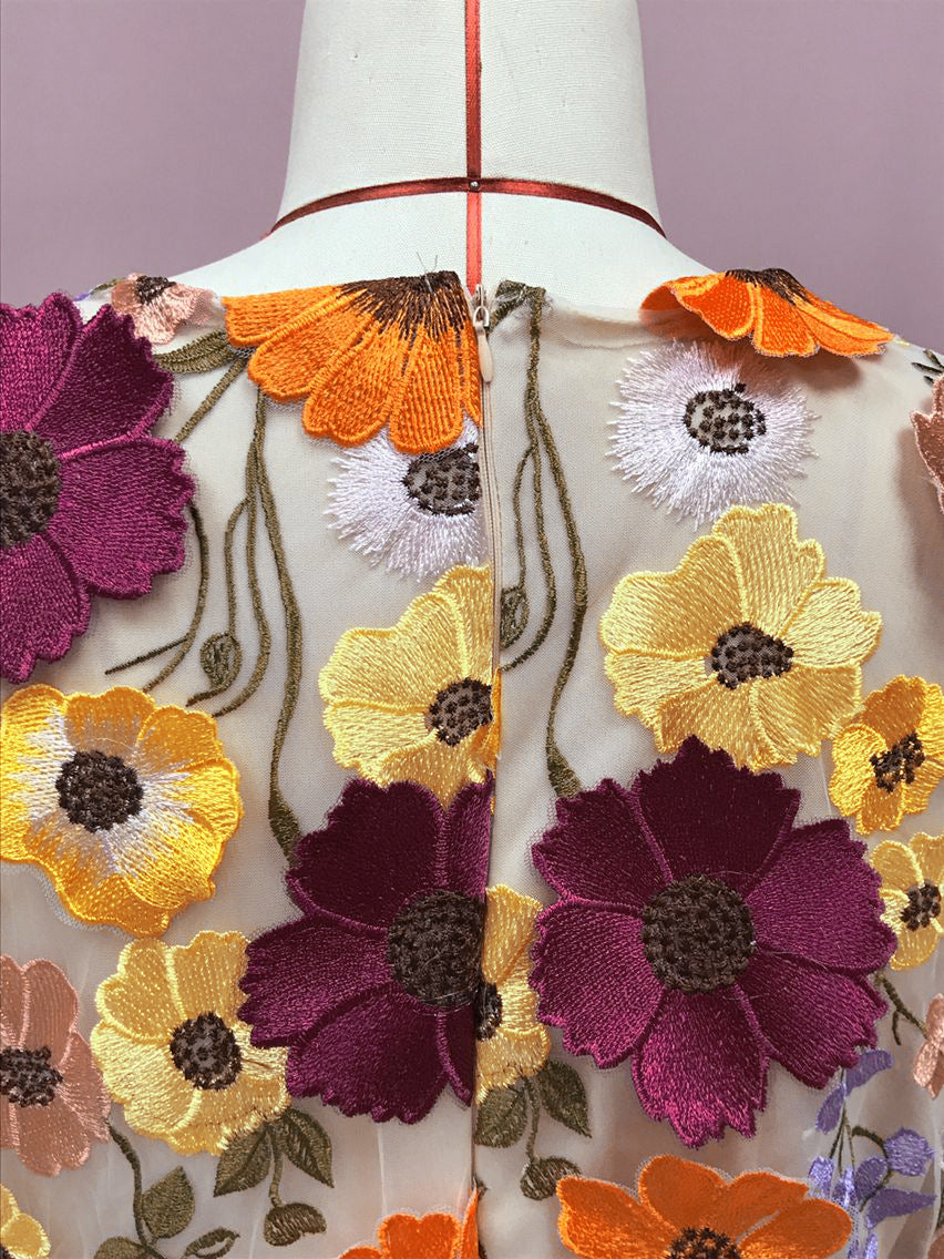 Embroidered Floral Long Sleeve Bodycon Dress (One Piece)