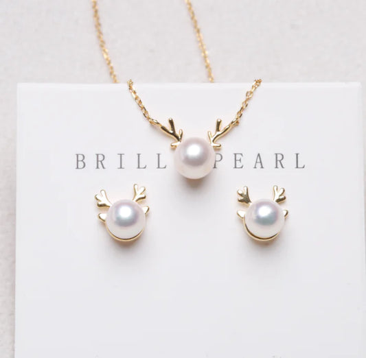Pearl Jewelry Set with Minimalist Necklace and Earrings