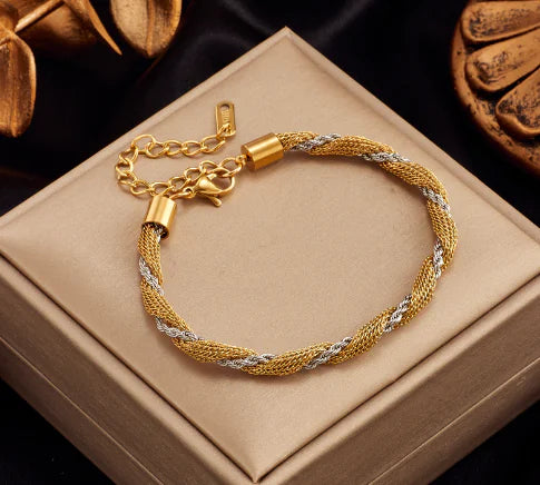 Twisted Chain Bracelet for Women - Alloy Jewelry