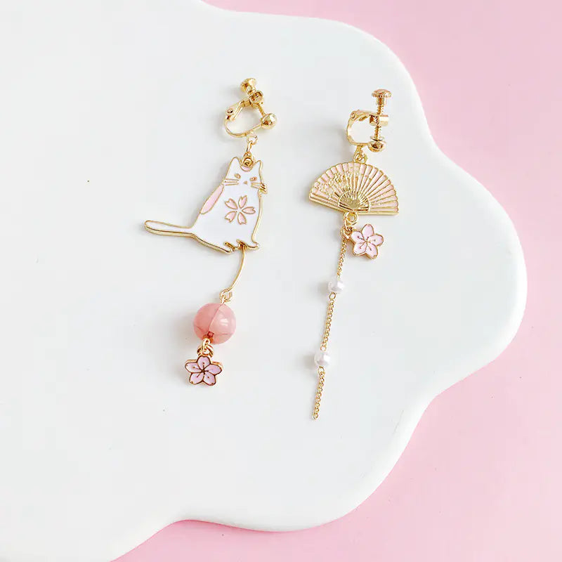 Lovely Cat Fan Earrings for Women