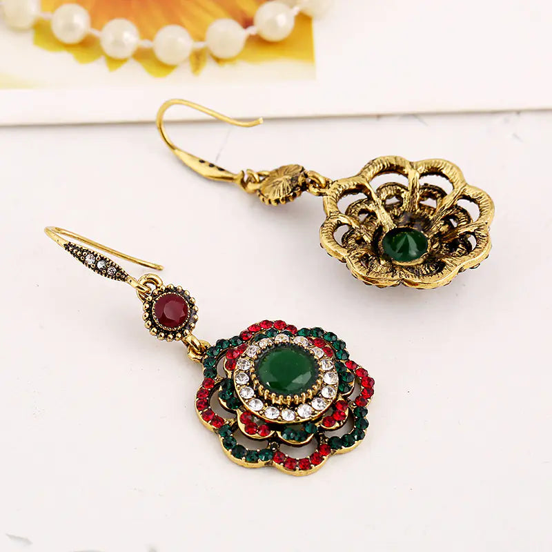 Hollow Floral Earrings - Vintage Style Jewelry