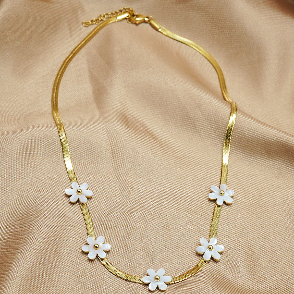 Lxalry 18K Gold Plated Bohemian Floral Stainless Steel Necklace. Skin Safe White Blossom Charms  Hypoallergenic jewelry