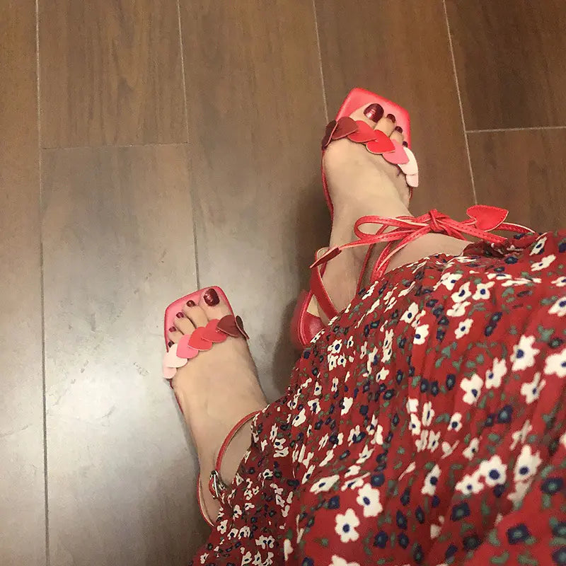 Gradient Heart Buckle Sandals - Cute Mid-Heel Party Shoes